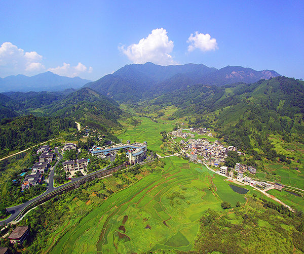 贺州西溪森林生态文化旅游示范区.jpg