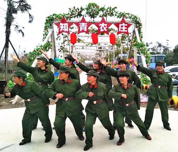 知青农庄入口及园艺种植区.jpg