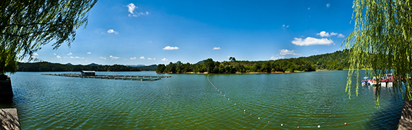 潭湖全景.jpg