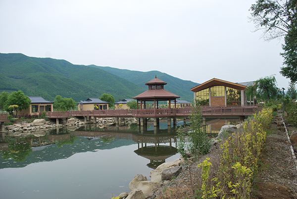 汪粮民俗生态园-景观湖.JPG