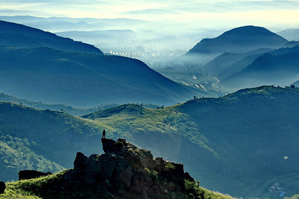 云中大裂山.jpg
