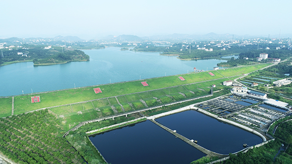 白洪溪滨水休憩园.jpg