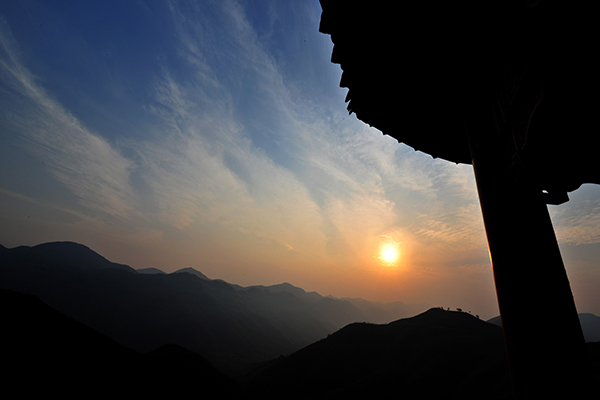 805日落龙凤山.jpg
