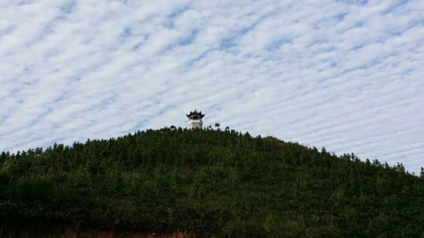 山顶望月亭.jpg