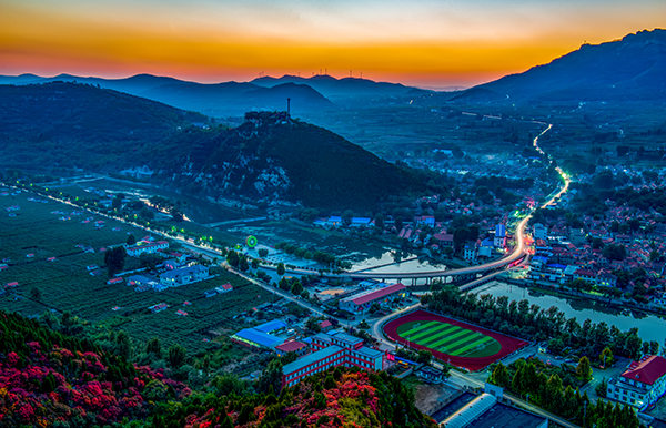 小镇夜景.jpg