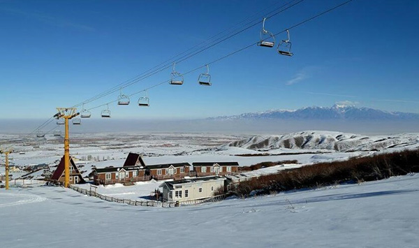 丝绸之路国际滑雪场2.jpg