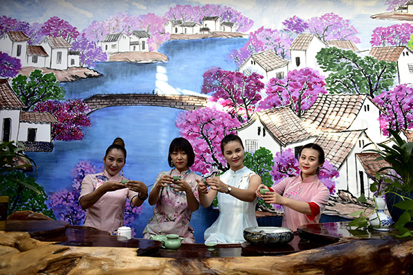幸福驿站生态农庄客厅.jpg