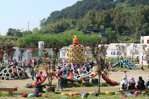 七彩祥耘开心农场轮胎乐园.JPG