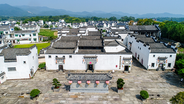 2  唐模法国家庭旅馆七天井广场.jpg