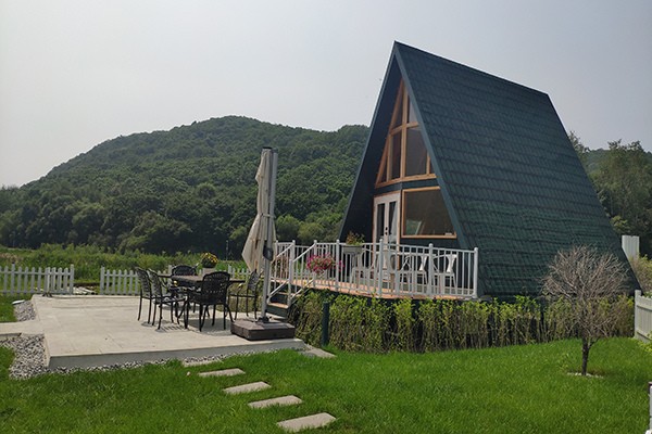 图片3、森林慢谷湖畔小屋.jpg