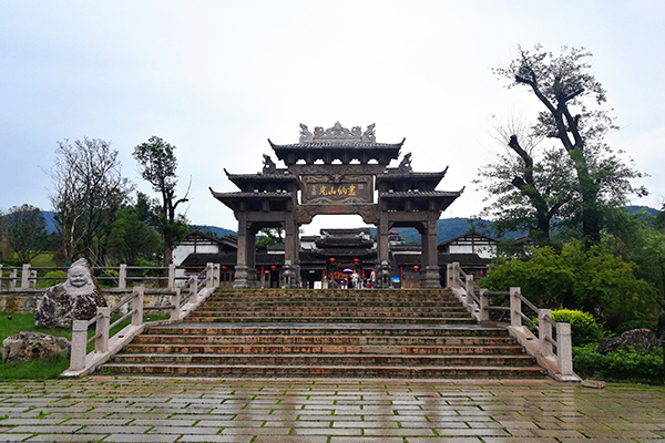 2. 尽纳山光门楼.jpg