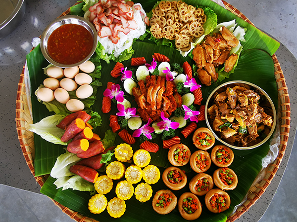 10.特色美食簸箕宴.jpg