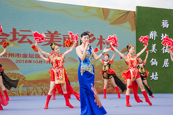 图片6.5：文艺演出.jpg