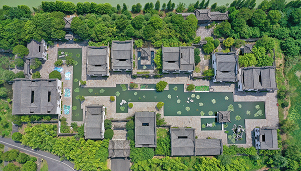 图片1.1：长荡湖水城俯瞰.jpg