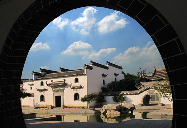 图片1.3：长荡湖水城一景.jpg