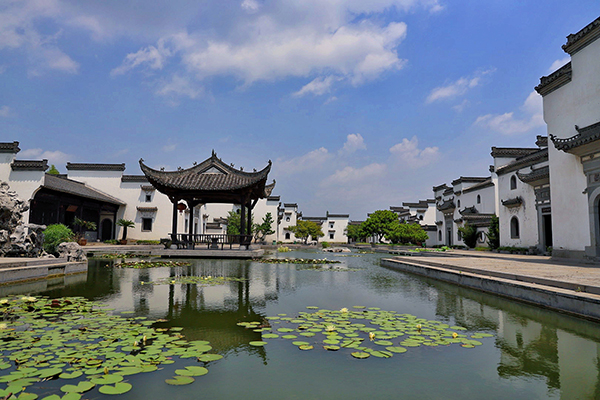 图片1.4：长荡湖水城内景.jpg