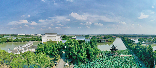 图片1.5：长荡湖水城内景.jpg