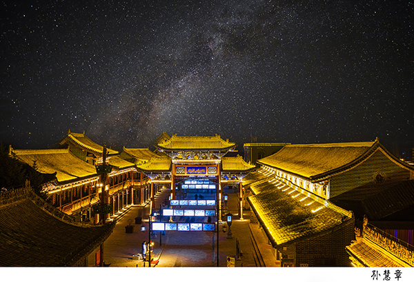 6.夜晚古城街道.jpg