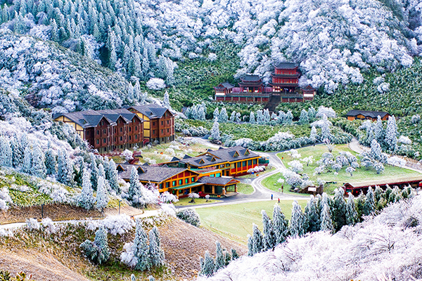 2.金佛山冰雪童话世界.jpg