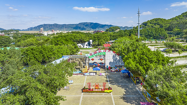 大观园门口.jpg