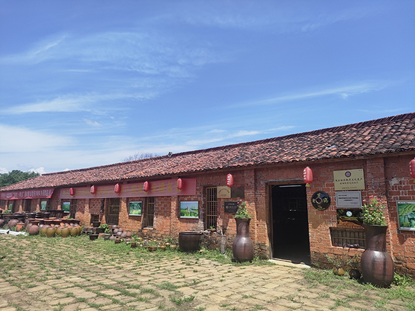 痘姆古陶展示厅.jpg