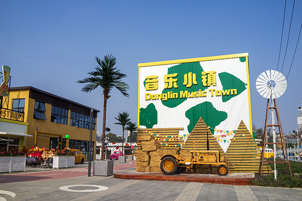 3.东林村正门2.jpg