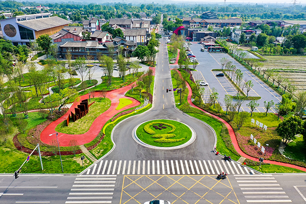 1.战旗村鸟瞰图.jpg