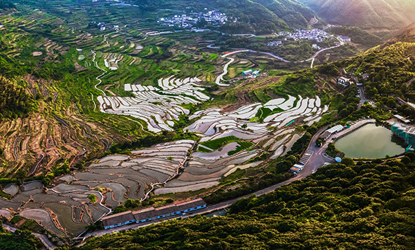 镜面梯田.jpg