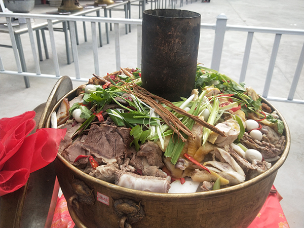 2.土火锅特写.jpg