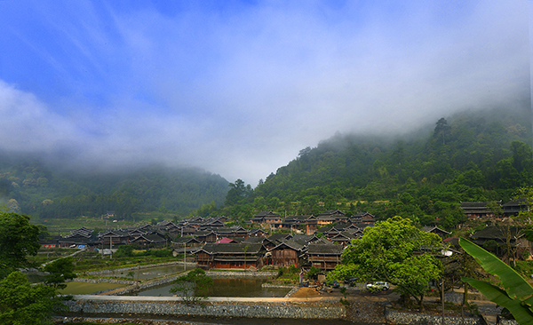 岩脚全景.jpg