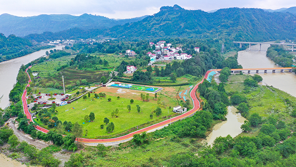 图片5：木弄智慧赛道星空草坪.jpg