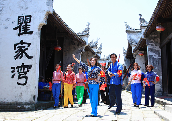 老街赤卫队表演拍摄时间2011.7.2.jpg