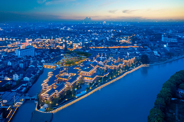 精品点2：新市古镇夜晚航拍.png