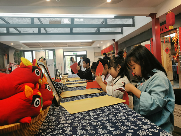 图片4：村史博物馆手工艺体验.jpg